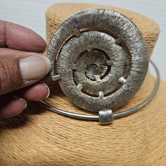 Handmade Silvertone Hammered Patina Spiral Pendant Open Choker Necklace - Picture 3 of 5